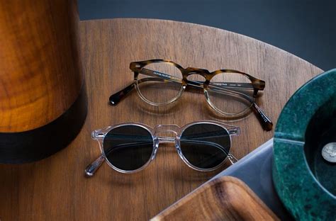 oliver peoples virtual try on.